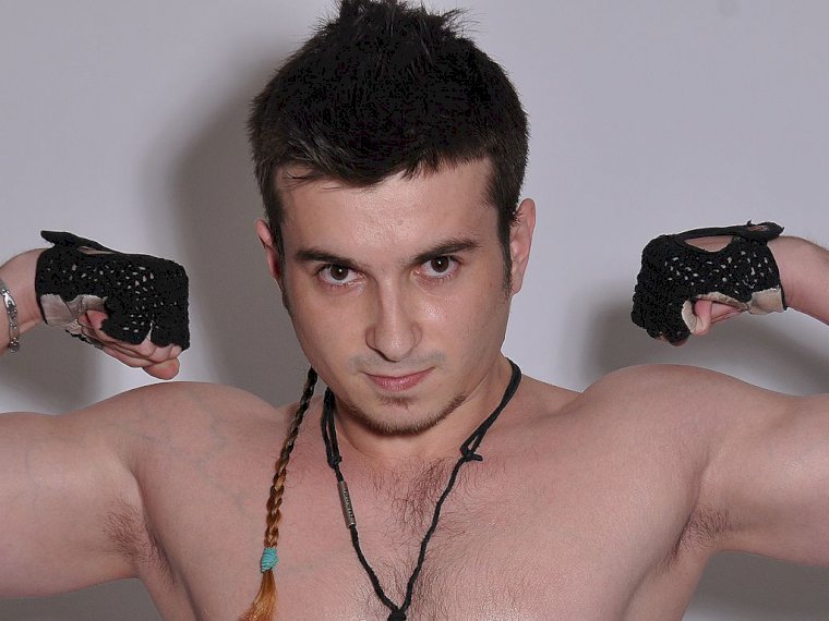 newhotboyinuk's profile - Image n°0