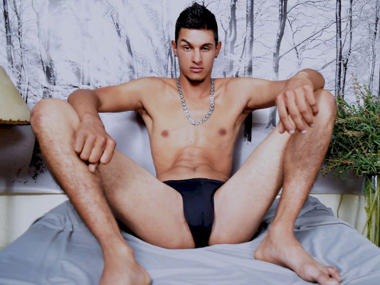 NhicoLopez's profile - Image n°0