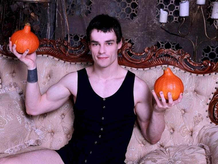 NortonStuart's profile - Image n°1