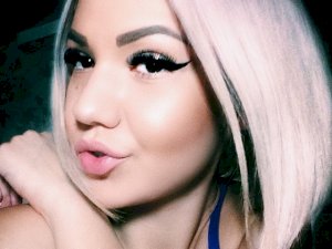 Webcam sex met PeachyGia