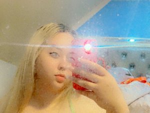Pinklips1996's Sexcam