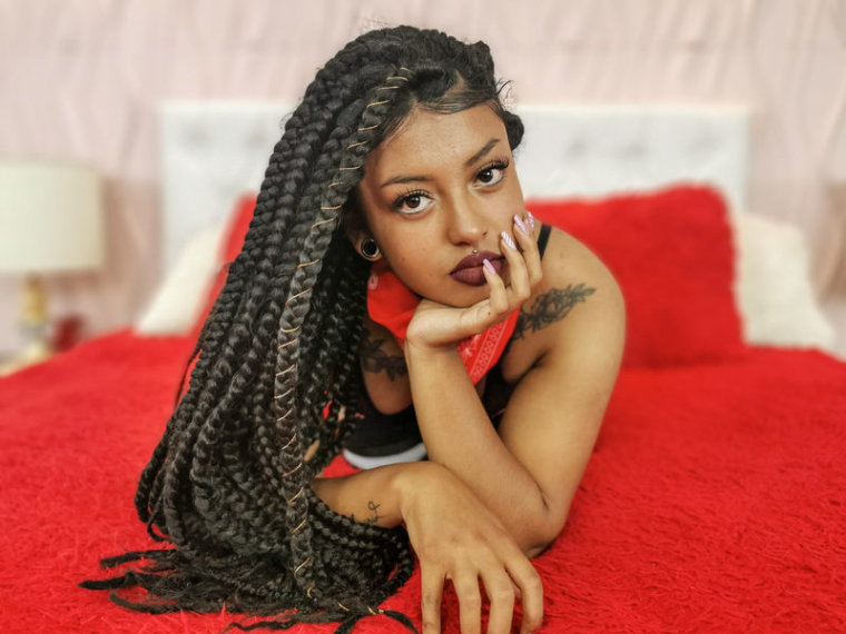 PaulaPerila's profile - Image n°0