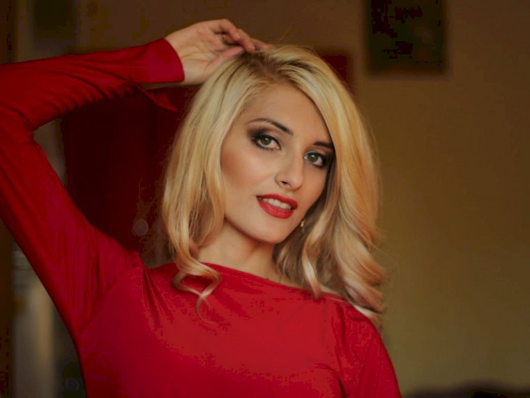 PerfectBlondie1's profile - Image n°0