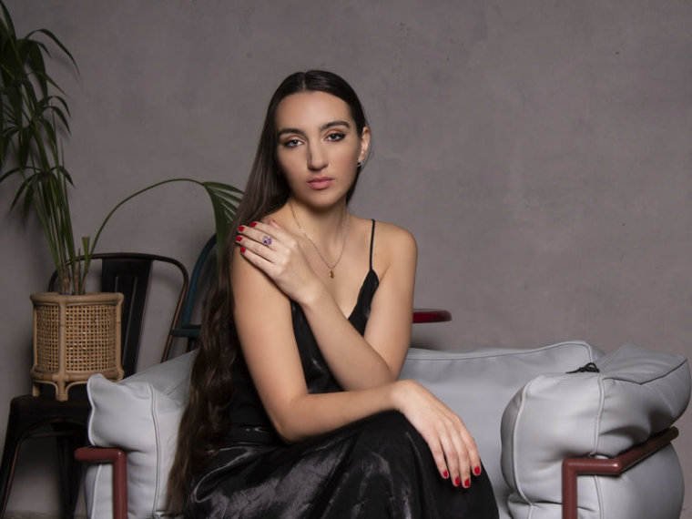 PhoebeGilbert's profile - Image n°0