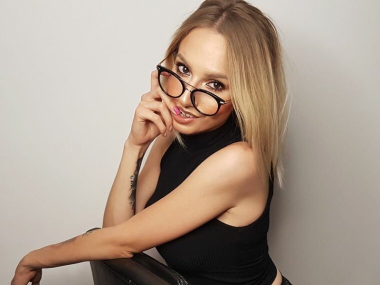 PhoebeX's profile - Image n°0