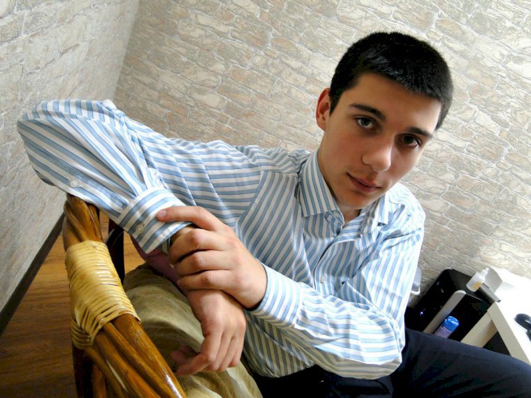PlayfulTroy's profile - Image n°0