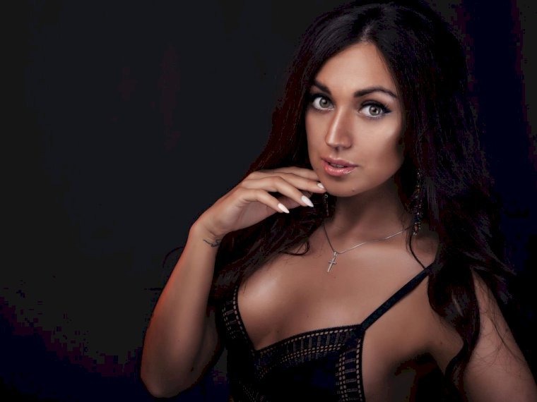 PrettyLetty's profile - Image n°0
