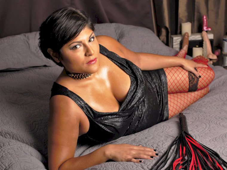 PriyaCharmXX's profile - Image n°1
