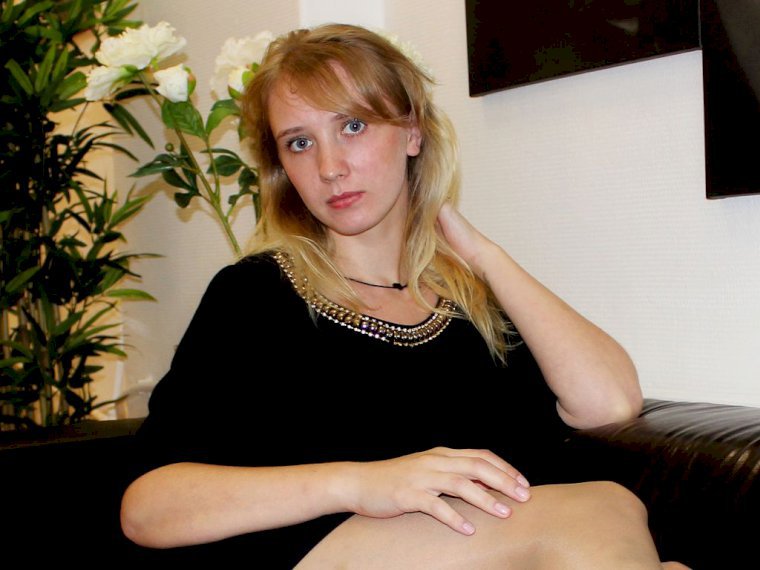 PureJoan's profile - Image n°0