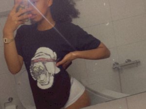 QueenN19's Sexcam