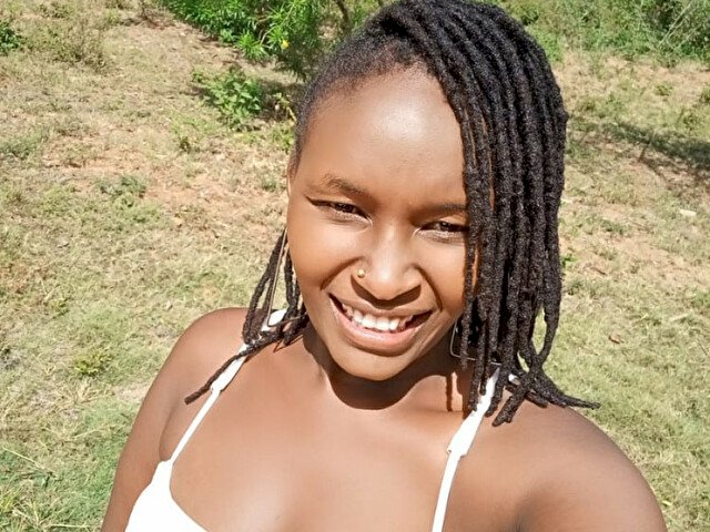 Queenbee1's profile - Image n°0