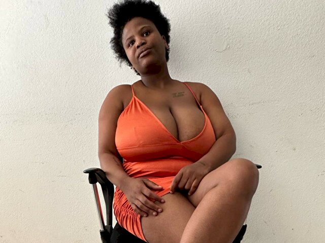 queenboobs59's profile - Image n°0