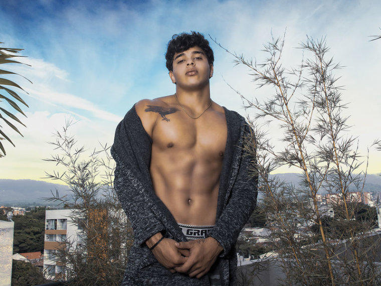 ReyvenCutler's profile - Image n°0