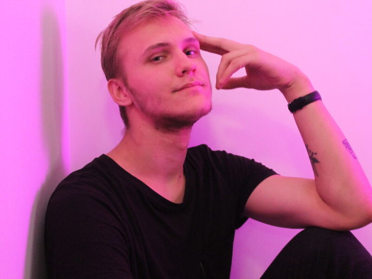 RichardGlenn's profile - Image n°0