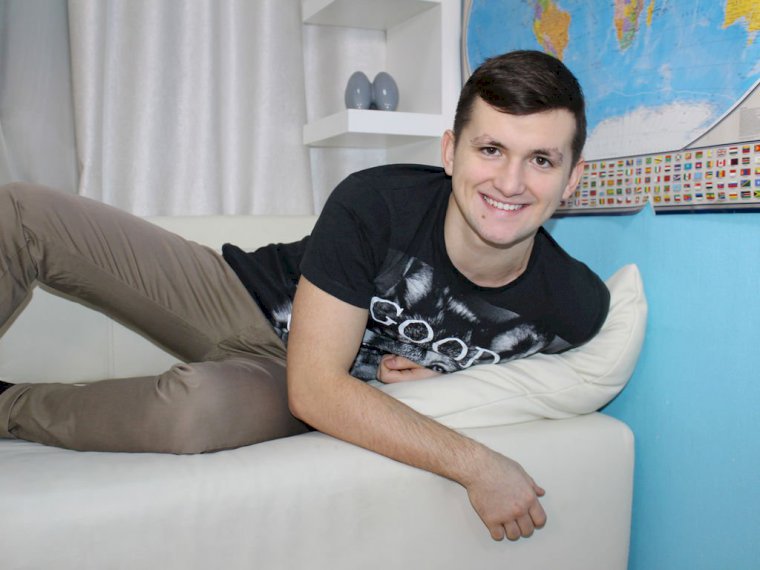 RileyYoung's profile - Image n°0