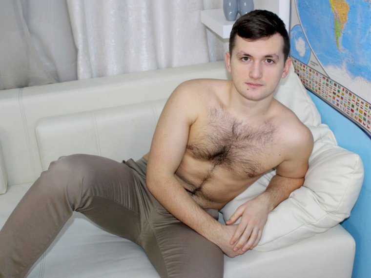 RileyYoung's profile - Image n°1
