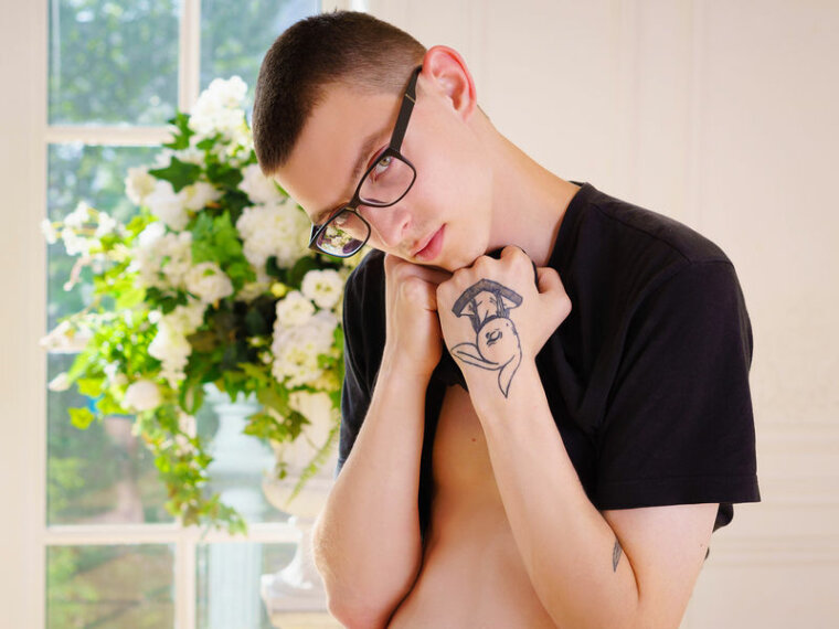 RobHughie's profile - Image n°0