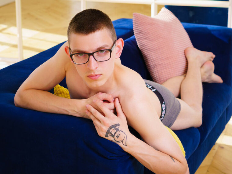 RobHughie's profile - Image n°1