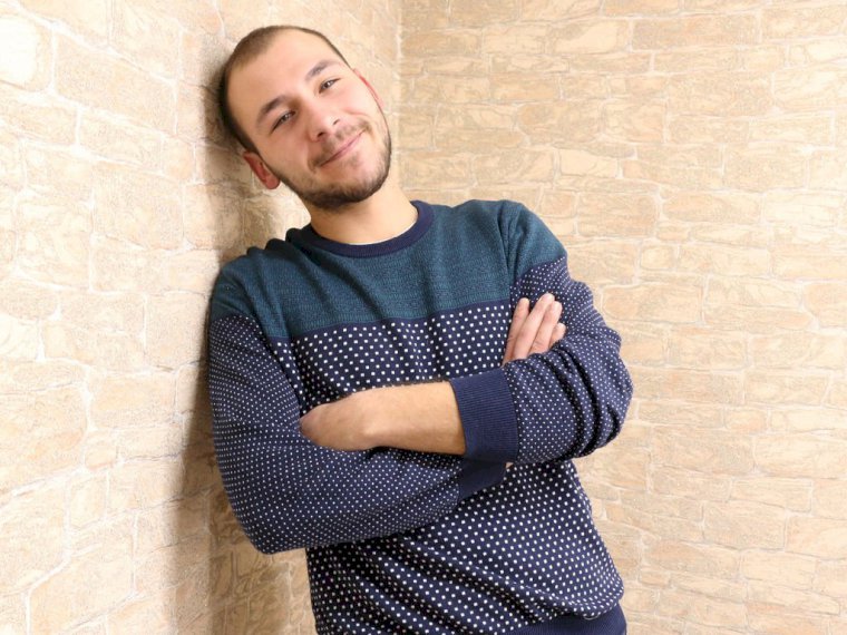 RolandNextDoor's profile - Image n°0