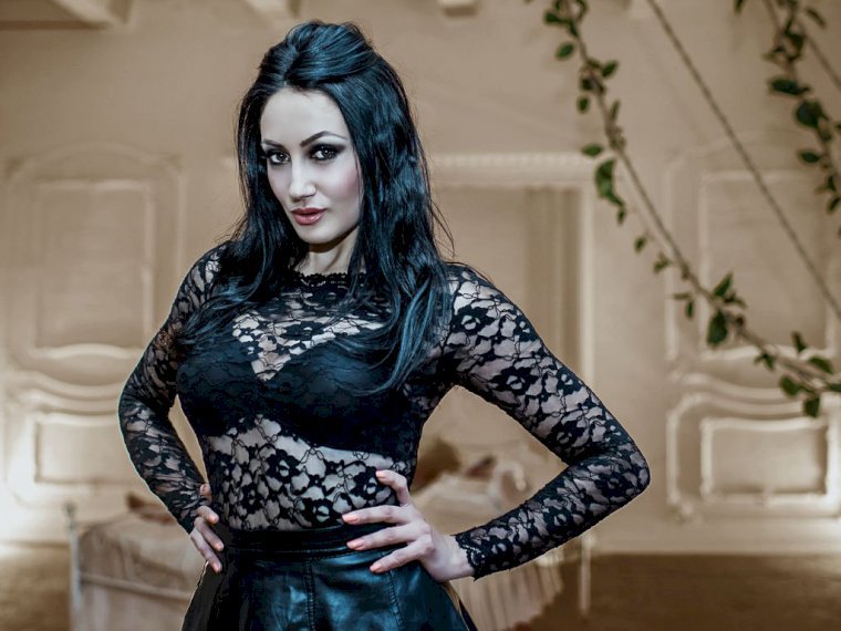 RoxanaAmative's profile - Image n°1