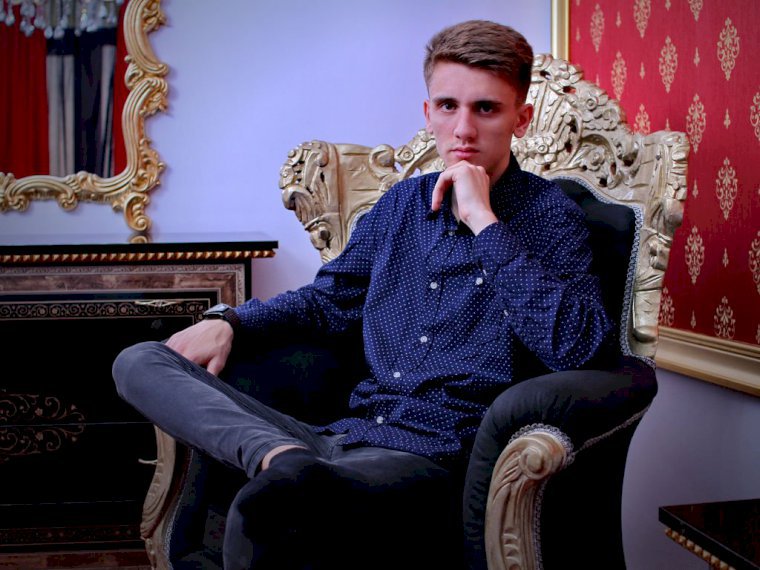 RuslanKolov's profile - Image n°1