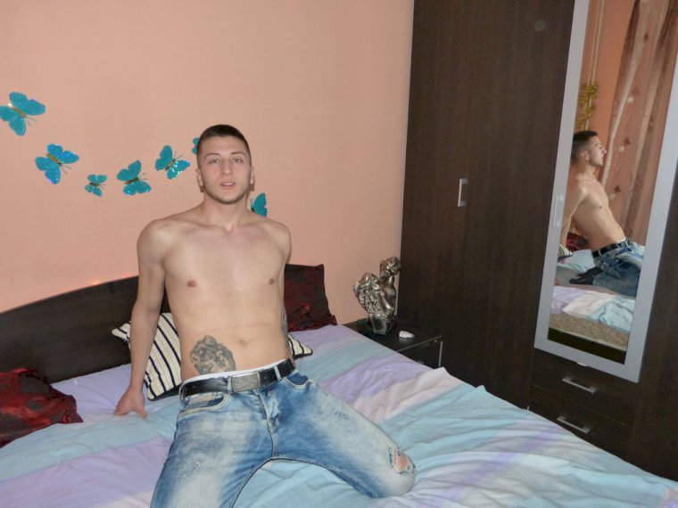RyanMega's profile - Image n°0