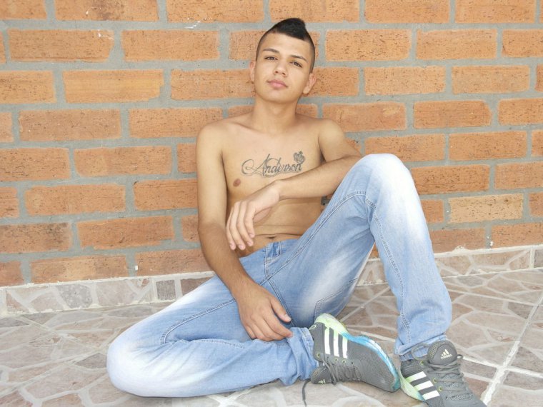 RyanSexyErik's profile - Image n°1