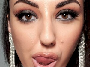 Live Sex SophieMorey