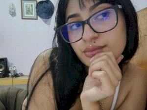 Live Sex Saritajuicy