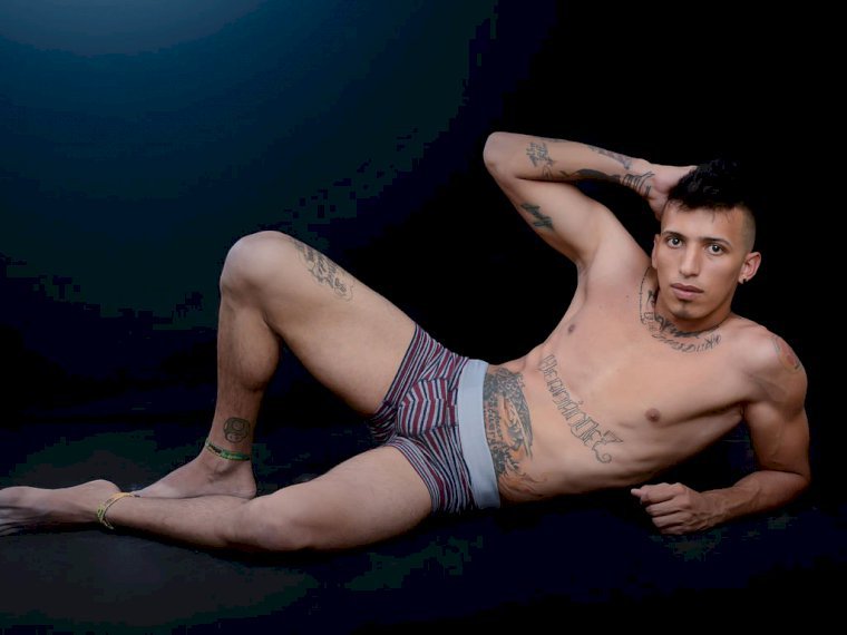 SexLatinBigCock's Profil - Bild n°0