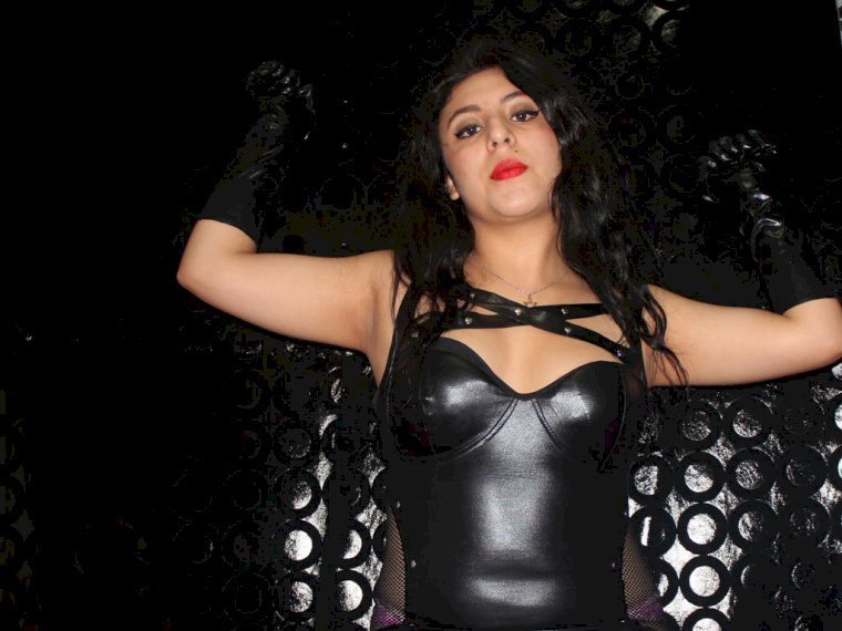 SLAVETOYGIRL' profilo - Immagine n°1