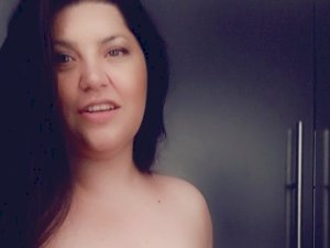 TinaCurvys's Sexcam