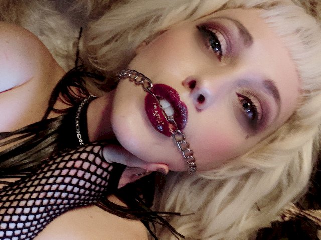 TheKinkWitch's profile - Image n°0