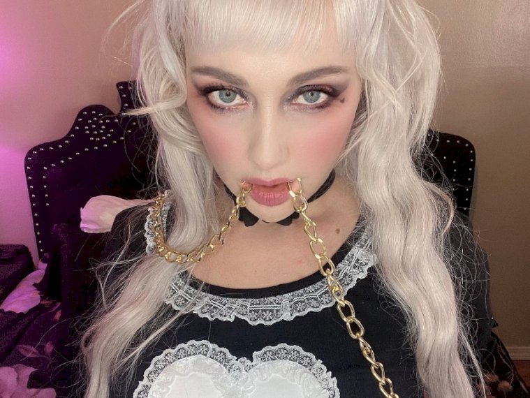 TheKinkWitch's profile - Image n°1