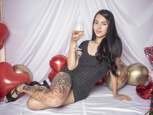 TaniaMazzeo's profile - Image n°1