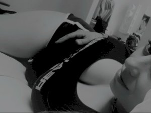 Th3h0tb1onde's Sexcam