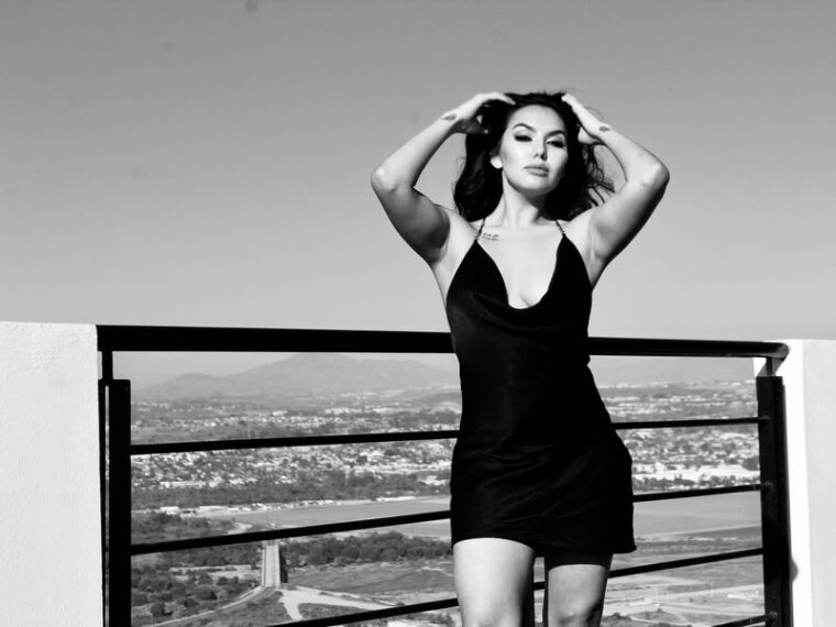 THEHOTSUMMER's profile - Image n°0