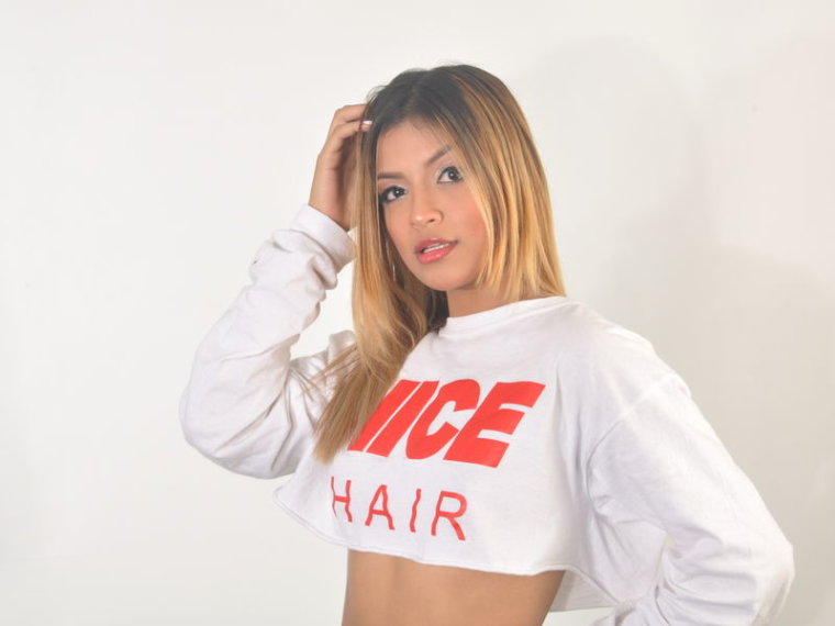 theseelena's profile - Image n°0
