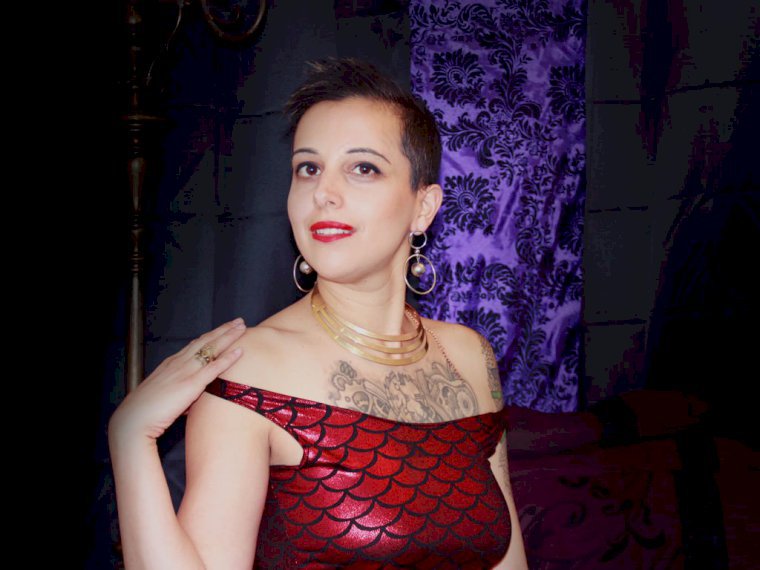 TiaLee's profile - Image n°0