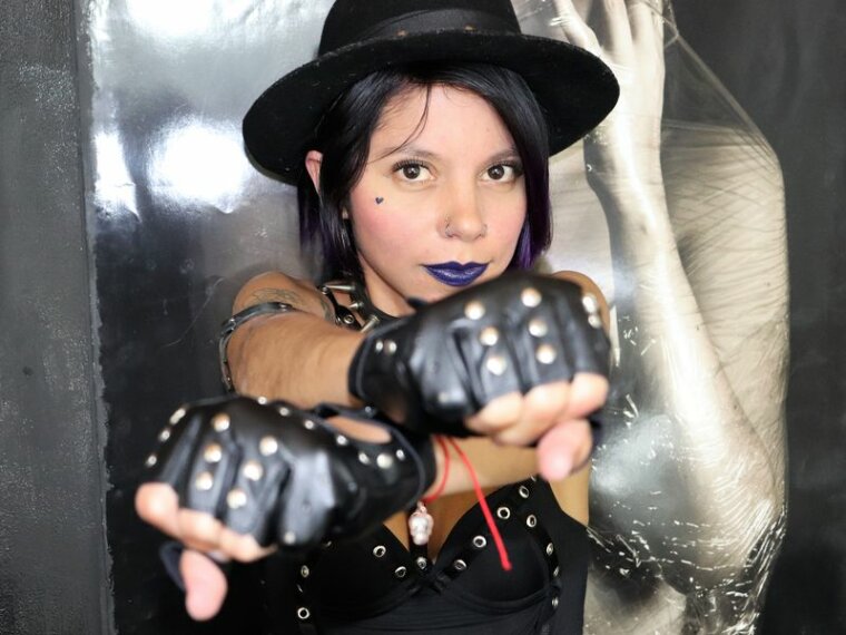 TiaraBlack's profile - Image n°1