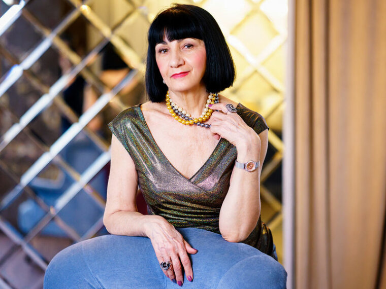 TinaIntelligent's profile - Image n°1