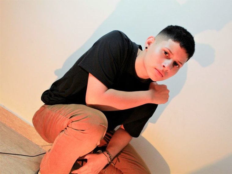 TomyBaker's profile - Image n°0