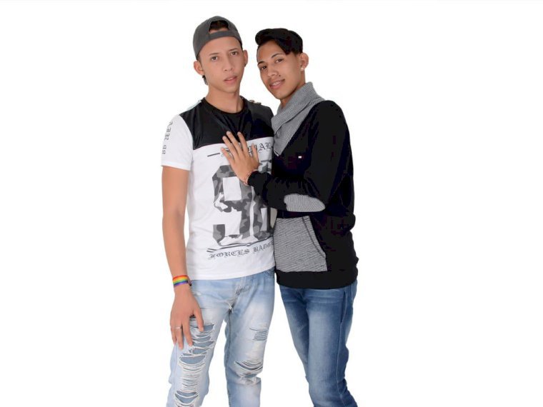 Profil de TwinBoysBIGcock - Photo n°0