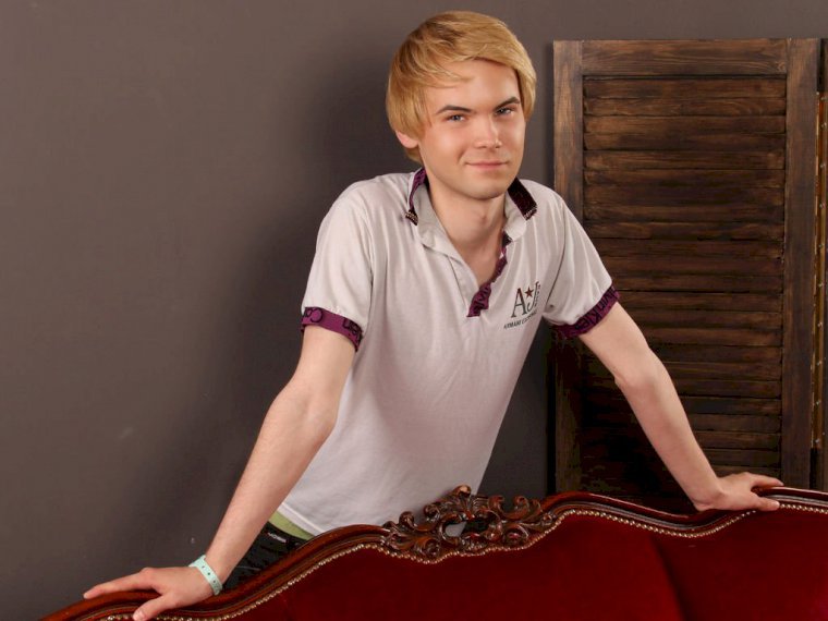 TwinkyElliot's profile - Image n°1