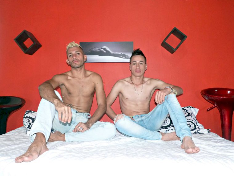 twoboyshotdirty's profile - Image n°0
