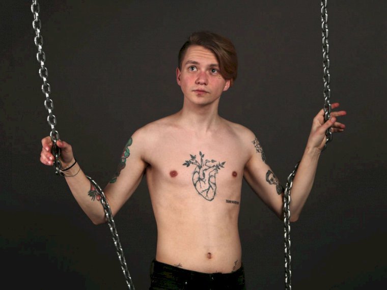 UrBigLoveStory's profile - Image n°0