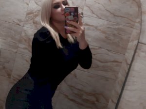 Live Sex VikkiSweet01