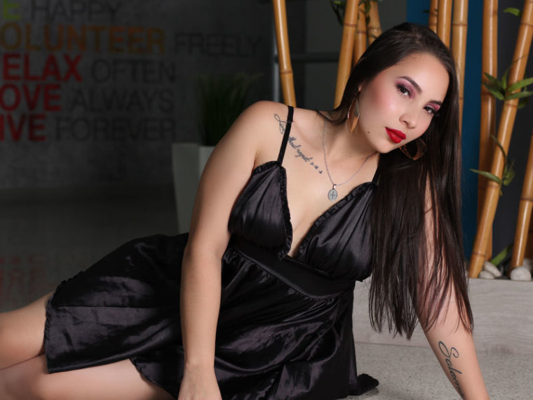 VallerieLopez's profile - Image n°0