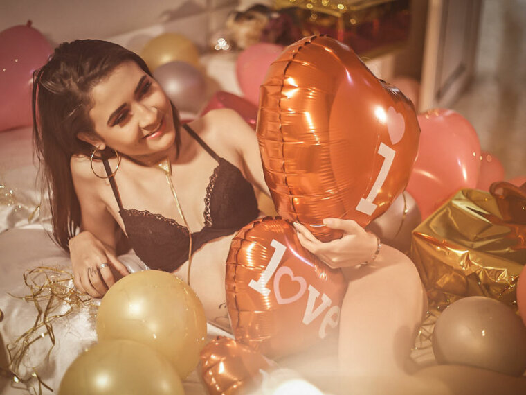 VeronicaLodgee's profile - Image n°0