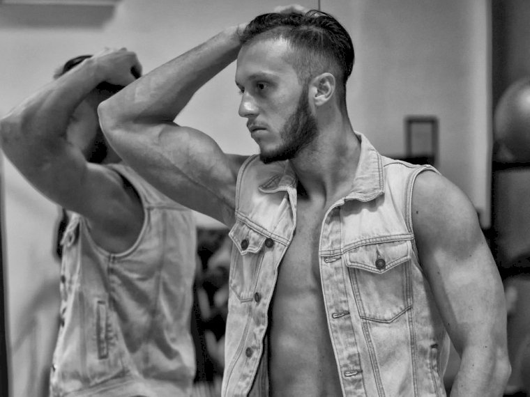 worshipabs21's profile - Image n°0